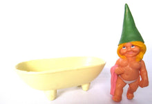Gnome figurine, Lisa taking a bath, after a design by Rien Poortvliet, Brb Gnome, David the Gnome.