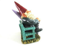 UpperDutch:Gnome,Gnome Couple on a Couch, Love, Gnome statue, Garden  gnomes.