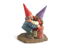 UpperDutch:Gnome,Dancing Gnome couple, kissing gnome couple'Will and Ann' . David the gnome after a design by Rien Poortvliet.