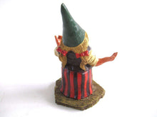 UpperDutch:Gnome,Singing gnome'Barbara'  after a design by Rien Poortvliet. Part of the Classic Gnomes series designed by Rien Poortvliet