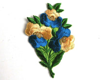 UpperDutch:Sewing Supplies,1930s Flower applique, Vintage embroidered applique. Vintage floral patch, sewing supply.